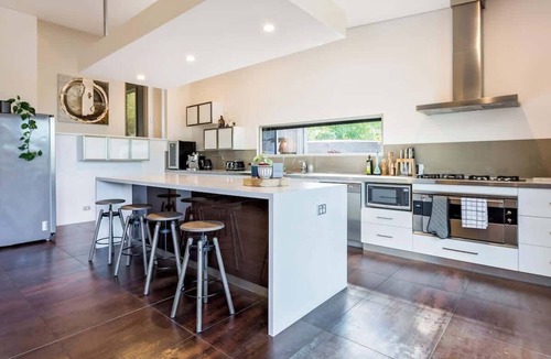 Yallingup Siding House | Sunrise Tranquillity: Luxe Retreat with Heated Spa