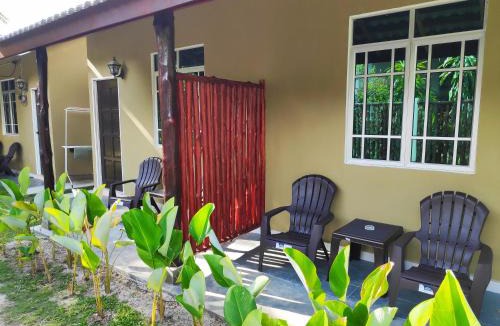 Air Hangat House | Sunset Bay Cottage