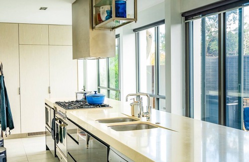 Elwood Apartment | Sunset Boulevard by Property Mums