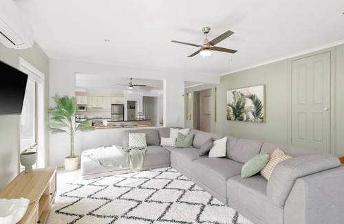 Sunset Strip House | Sunset Cove Hideaway