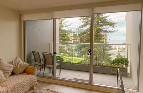 Glenelg Apartment | SUNSET GETAWAY GLENELG