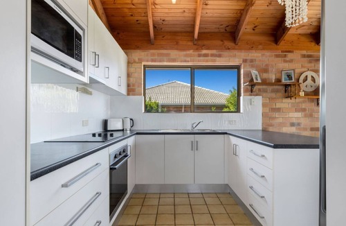 Kingscliff House | Sunset House on the Hill