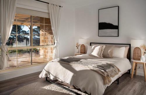 Franklinford House | Sunset Retreat - 4 bedroom home with sunset views