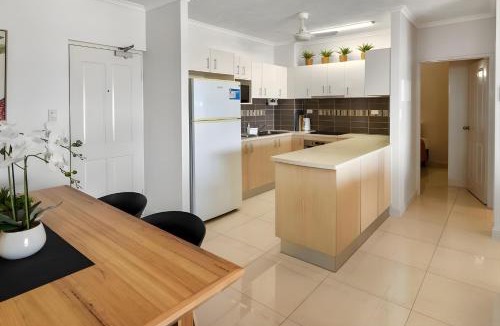 Cullen Bay Apartment | Sunset Stunner Marina Views
