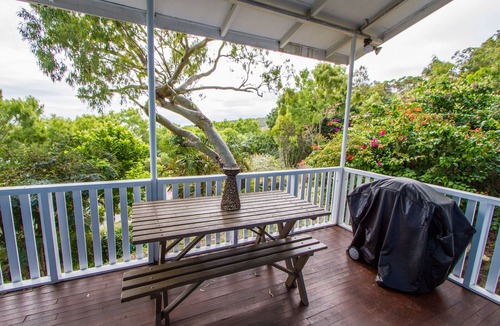 Seventeen Seventy Apartment | Sunset Villa Pet-Friendly Studio with Ocean Views in Beautiful 1770