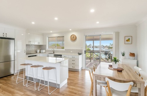 Yamba House | Sunset Waters - Waterfront with Pool - Holiday Yamba
