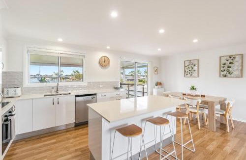 Yamba House | Sunset Waters - Waterfront with Pool - Holiday Yamba