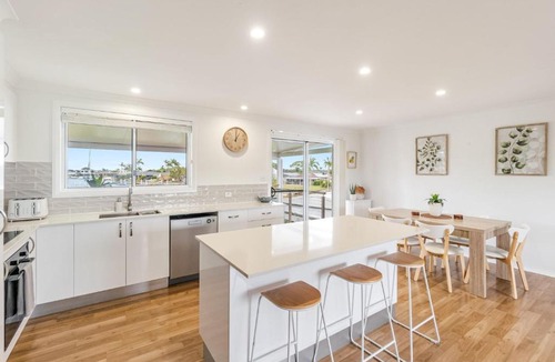 Yamba House | Sunset Waters - Waterfront with Pool - Holiday Yamba