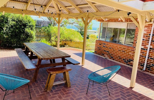 Guilderton House | Sunsets Forever Moore - Splendid Ocean Views - Pet friendly - easy walk to Ocean