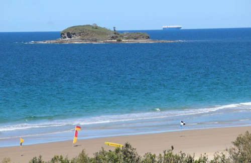 Marcoola Apartment | Sunshine Coast Accommodation BEACH EDGE Apartment
