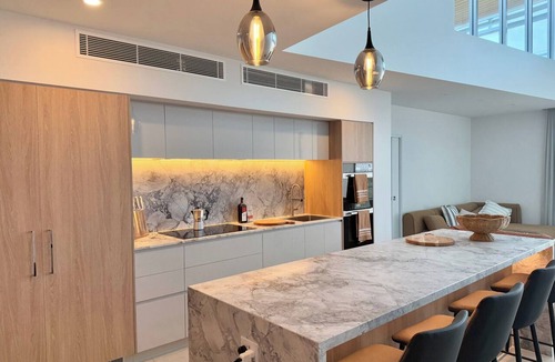 Bokarina Apartment | Sunshine Coast Beachfront Penthouse w' Ocean Views