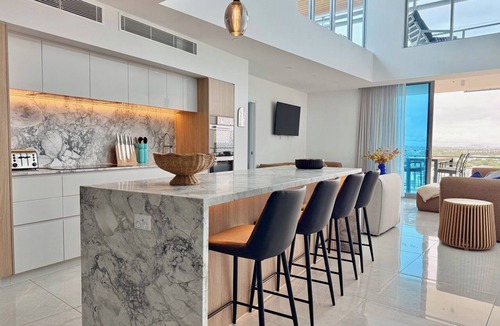 Bokarina Apartment | Sunshine Coast Beachfront Penthouse w' Ocean Views