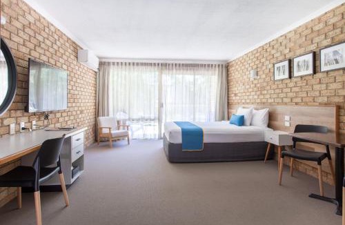 Woombye Hotel | Sunshine Coast Motor Lodge
