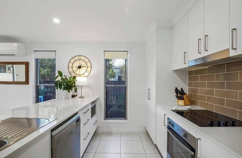 Maroochydore House | Sunshine Splendour Central & Close to Everything