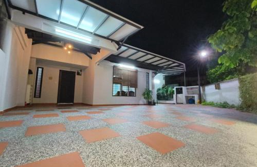 Usj 6 House | SunwayPyramid USJ Jacuzzi HomeCinema PS Game 16Pax