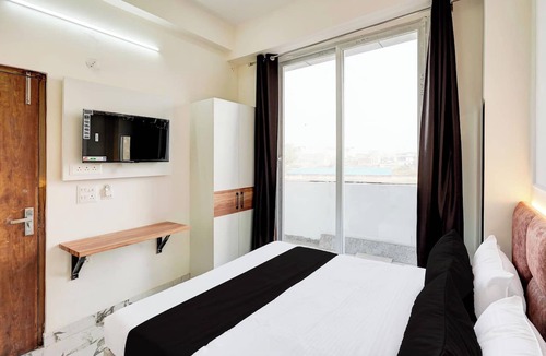 Greater Noida Hotel | Super Collection O Surajpur Chowk