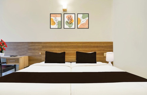 Shenoys Hotel | Super Collection O MG Road