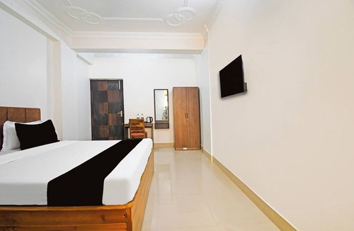 Patna Hotel | Super Collection O Raja Bazar Bailey
