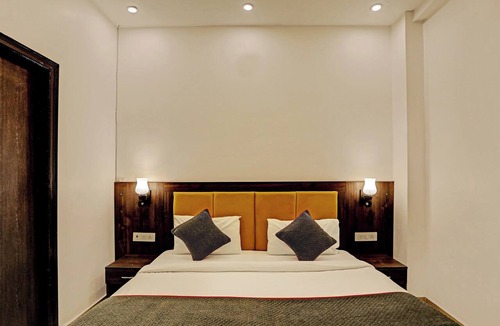 Noida Hotel | Super Collection O Sector 55 Noida