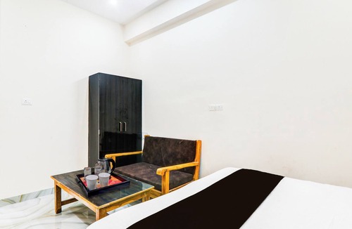 Varanasi Hotel | Super OYO Collection O Chitaipur IIT BHU