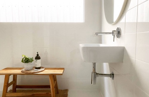 Leopold Apartment | Superior Boutique Accomodation - central to WINERIES and BEACHES