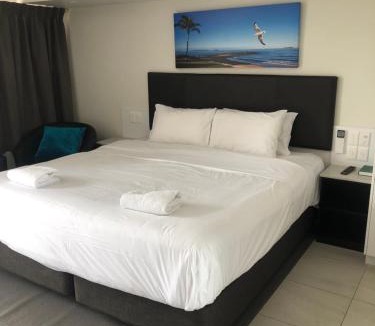 Emu Park Apartment | Superior Studio 20 Endeavour Inn