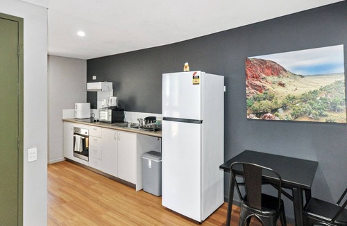 Port Hedland Ski Chalet | Supersized Studio Inexpensive 1x1