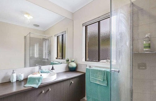 Sunderland Bay House | Surf Beachhouse is close to a fabulous surf beach