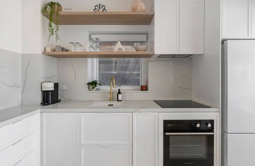 Bondi Beach Apartment | Surf Sand and Sunsets Your Bondi Beach Escape