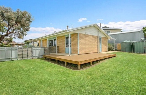 Middleton Cottage | Surf Shack - see other listing