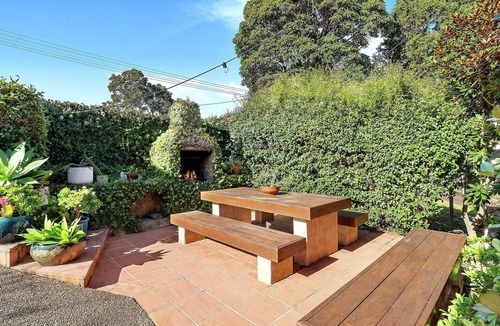Avoca Beach House | “Surfer's Abode” – minutes to the Beach
