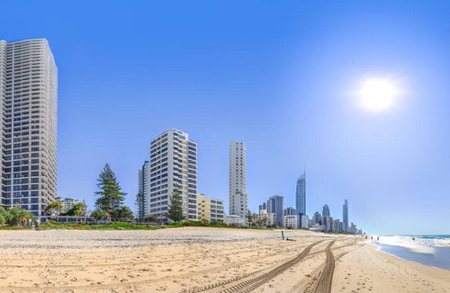 Surfers Paradise Apartment | Surfers Aquarius