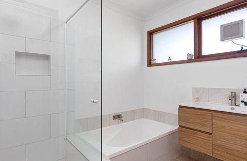 Marengo House | Surfers Delight - Character, Charm & Inviting