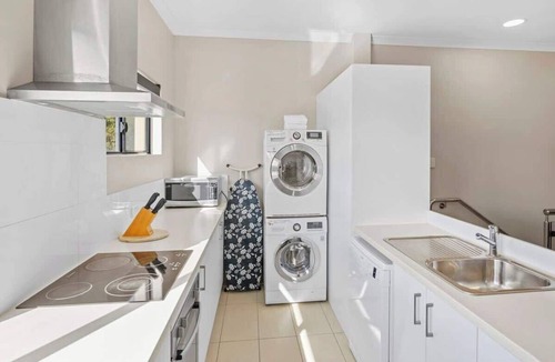 Yallingup Apartment | Surfside 3A Vibrant Yallingup Beachfront Living