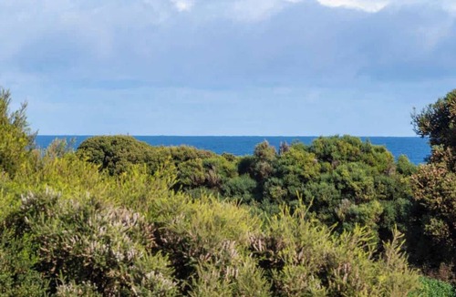 Yallingup Apartment | Surfside 3A Vibrant Yallingup Beachfront Living
