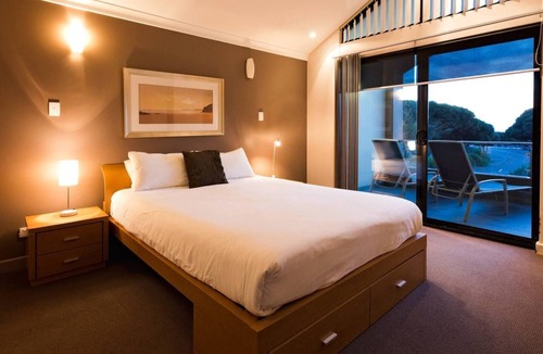 Yallingup House | Surfside 8 Spacious Retreat on Yallingup Beach
