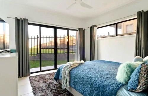 Caves Beach House | Surfside Getaway Caves Beach Absolute Beachfront