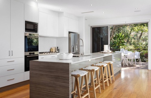 Mount Coolum House | Surfside Villa - walk to the beach