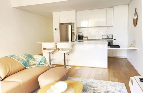 Fremantle Apartment | Surrounded by history and steps away from everything Freo, Pearl on Pakenham offers modern comfort in the historic West End of Fremantle.