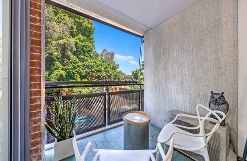 Surry Hills Apartment | Surry Hills Studio with Balcony near Central Station