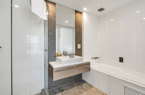 Adelaide Central Business District Apartment | Swainson at Horizons