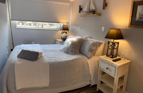 Nangkita Boat Rental | Swamp Fox luxury 2BR Dutch Barge