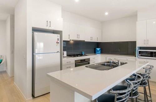 Surf Beach House | Swan Bay Views