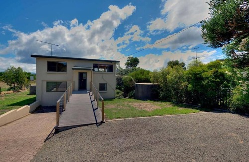 Coles Bay House | Swan Cove