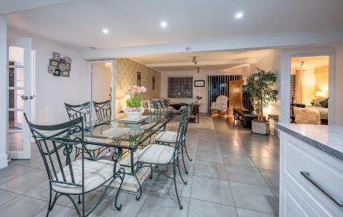 Belhus House | Swan Valley Willow Cottage