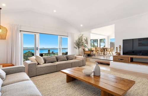 Byron Bay House | Sway - stunning 5 BR beach house with pool