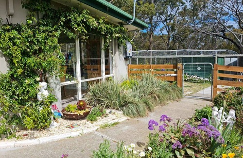 Dodges Ferry House | Swim Spa pool, overlooking the Bay, 3 Bedrooms, sleeps 6, 2 Bathrooms