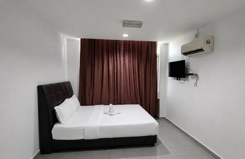 Kuala Selangor Hotel | Swing & Pillows - Kuala Selangor