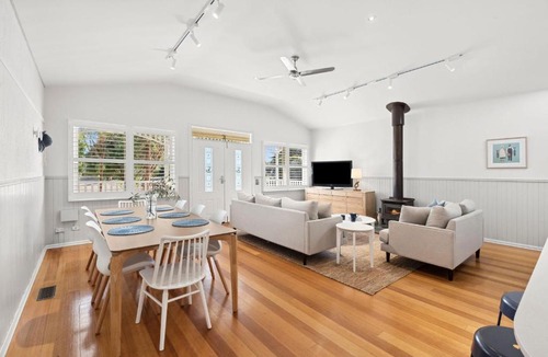 Ocean Grove House | Swyn Y Mor Riverside Cottage Haven