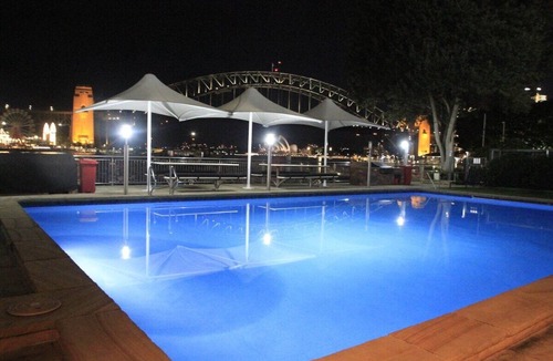 McMahons Point Apartment | Sydney Harbour Bridge Views at Pool | Sleeps 4 | Parking
